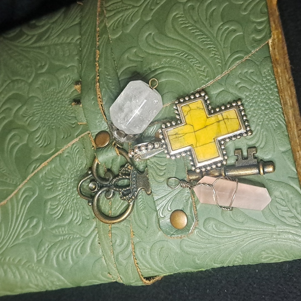 3 Pendents